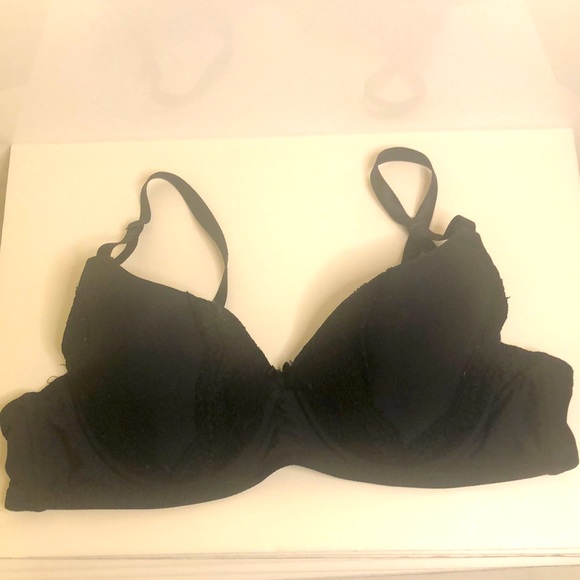 VADALALA black lace bra. Size 36 C. Underwire & padding. Adjustable straps. - Picture 1 of 9